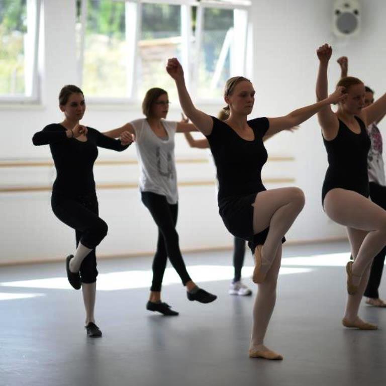Ballettschule f künstlerischen Tanz – Mag Bernadette Prix, Ebenthal in Kärnten, Ballettschule
